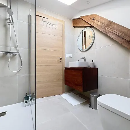Appartement Petit Cocon Sous Les Toits Au Centre De